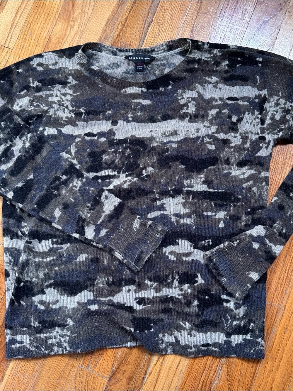 Rock & Republic Crewneck Camo-Pattern Sweater - Black & Gray